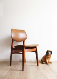 Houten vintage stoel met skai leer. Mid Century eetkamerstoel