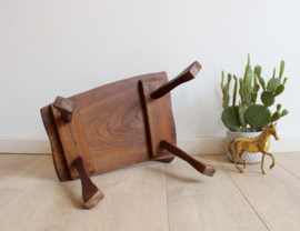 Vintage boomstam tafeltje. Houten retro krukje / plantentafel