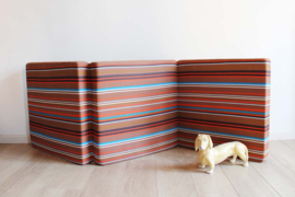 Vintage logeermatras. Opvouwbaar retro matras / speelkussen