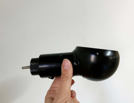 Zwart vintage stekkerlampje. Retro design lamp / stopcontact spotje