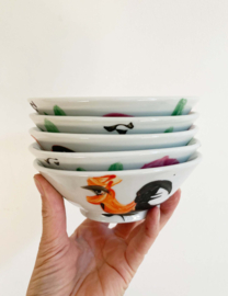 Set Chinese rijstkommen met haan decor. 5 aardewerk vintage schaaltjes /rooster bowl