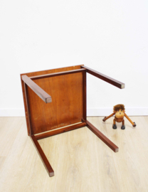 Houten vintage bijzettafeltje. Mid Century planten tafel