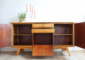 Houten vintage dressoir. Retro  Mid Century kast / sideboard