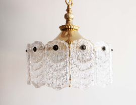 Zware messing hanglamp met frosted iced glas. Vintage plafondlamp