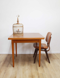 Vintage eettafel met uitschuifbare bladen. Houten Mid Century retro tafel.