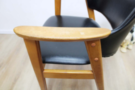 Houten vintage stoel met armleuningen. Mid Century design, Pastoe?
