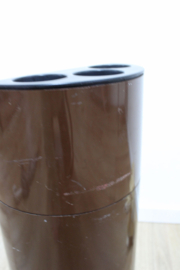 Bruine vintage Manade paraplubak. Retro Space Age parapluhouder