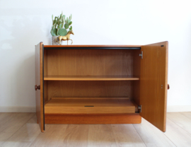 Houten vintage Omnia dressoir. Retro design kast, jaren 80