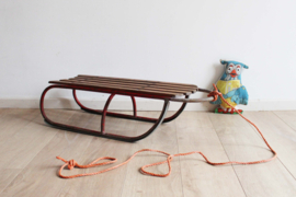 Houten vintage slee. Origineel retro sleetje.