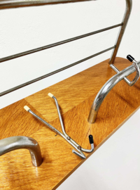 Vintage kapstok met hoedenplank. Retro Mid Century wandkapstok