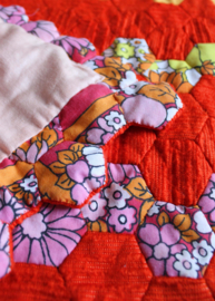 Vrolijke handgemaakt sprei. Oranje vintage sierdeken / quilt