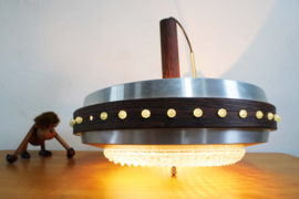 Vintage hanglamp met Space Age design. Retro lamp.