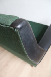 Groene vintage design bank. Retro Mid Century sofa