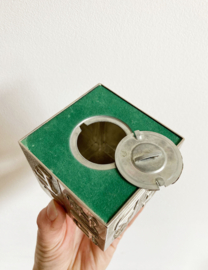 Verzilverde spaarpot voor kinderen. Vintage spaarpotje met alfabet.