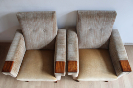 Set vintage fauteuils met voetenbankje. Retro Mid Century design stoelen.