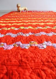 Vrolijke handgemaakt sprei. Oranje vintage sierdeken / quilt