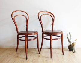 Set houten vintage bistro stoelen. Retro cafe stoeltjes,  Jacob & Josef Kohn- Thonet stijl