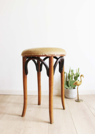 Vintage krukje met stoffen zitting. Houten retro kruk, Thonet?
