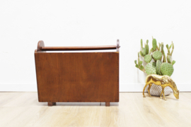 Houten vintage krantenbak. Retro lectuurbak / magazine holder