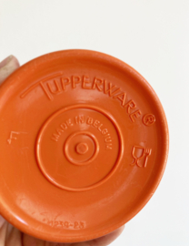Vrolijke set van 8 retro tupperware bekers. Vintage campingservies - drinkbekers