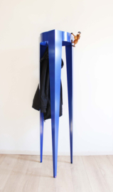 Blauwe design kapstok - Chase G - Michiel van der Kley voor Van Esch.
