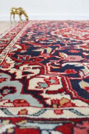 Kleurrijk handgemaakt vloerkleed. Roze vintage tapijtje / deur / badmat