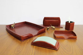 Bruine vintage bureauset. Lederen desk organizer / antiek look bureau accessoires