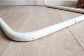 Witte vintage buisframe stoel, Tecta stijl. Retro design stoel