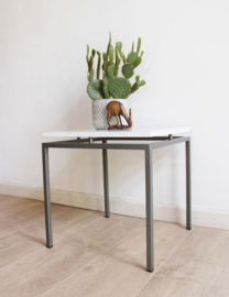 Vitage bijzettafel met wit blad, Stiemsma? Retro design tafeltje