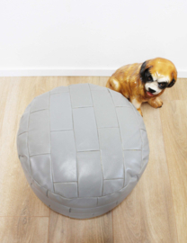 Grijze vintage lapjes poef. Retro patchwork Ottoman/ kussen