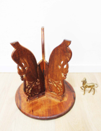 Handgesneden tafeltje uit India. Houten vintage plantentafel