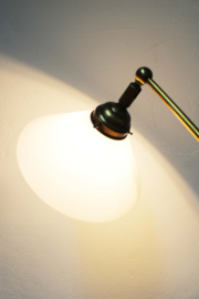 Hollywood Regency lamp met witte kap. Gouden vintage vloerlamp