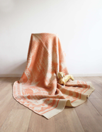Roze / crème wollen vintage deken. Retro sprei / plaid - 157 x 200 cm.