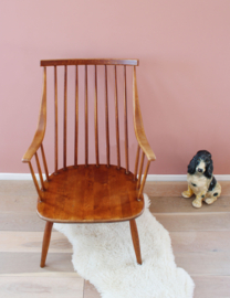 Houten vintage spijlenstoel - Lena Larsson - Nesto. Scandinavisch design stoel.