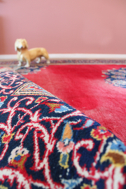 Rood vintage Oosters tapijt met bloemen, Kirman/Kerman . Handgemaakt Perzisch kleed.