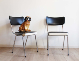 Set vintage diner stoelen met zwart skai leer. Retro stoeltjes
