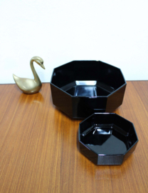 Set glazen vintage schaal- Arcoroc -France - Octime. Twee zwarte retro schalen