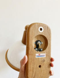 Houten vintage wandlamp met witte kap. Retro design lamp - Steinhauer