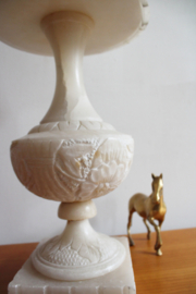 Super grote tafellamp van albast. Vintage lamp in marmer look.