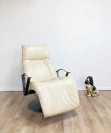 Lederen vintage draaifauteuil. Retro design stoel