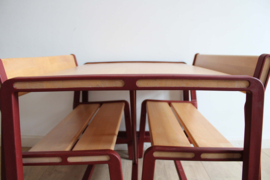 Vintage kinder tafel met twee bankjes - Ypperlig, Design Hay voor  Ikea.
