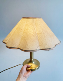 Vintage lamp op goudkleurige voet. Hollywood Regency stijl tafellamp