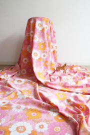 Super groot vintage laken met bloemen. Oranje / roze seventies stof / retro beddengoed