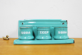 Vintage turquoise emaillen zand-zeep-soda rek. Origneel retro plankje met potten.