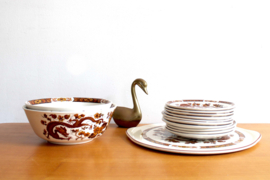Aardewerk retro servies met draken. Vintage taartschaal met bordjes en 2 kommen/ Dragon of Kowloon