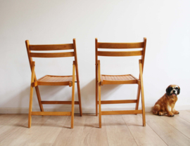 Houten vintage klapstoelen. Retro festival / tuin stoel