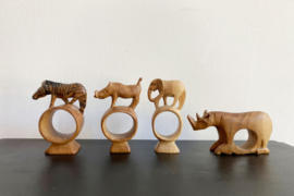 Set van 4 handgesneden servetringen met dieren. Houten vintage servethouders.