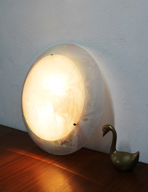 Grote glazen vintage plafondlamp. Roze retro lamp / plafonnière