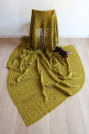 Grote groene vintage sprei. Gehaakte bohemien plaid / deken
