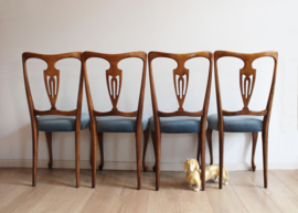 Set sierlijke antieke stoelen. 4 vintage Queen Ann stoeltjes, blauw